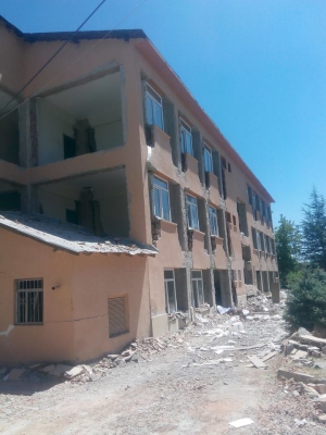 25 06 2014  DEVAM EDEN TUNCELİ İL TARIM MÜDÜRLÜĞÜN GÜÇLENDİRMESİ 1200 m2 kolon perde  300 m2 radye temel  500 m3 harfiyat 